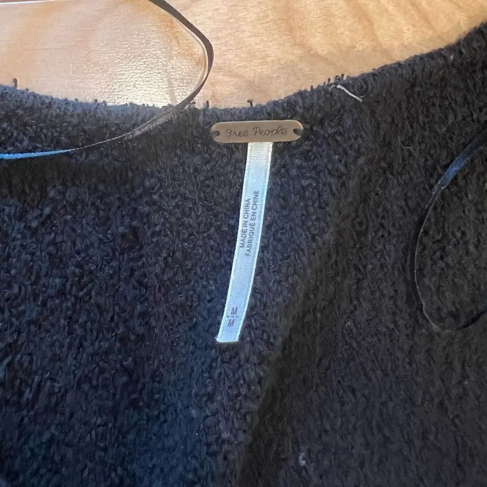 Free People Cropped Sweater Size Medium